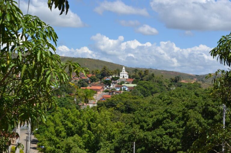 Menor cidade do Brasil tem 854 habitantes e festas inesquecíveis