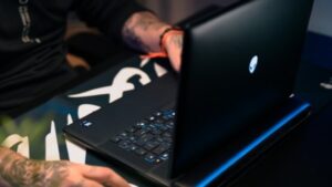 Alienware 16 Aurora e Area‑51: Novos Notebooks Fabricados no Brasil - blob qxc5.1200